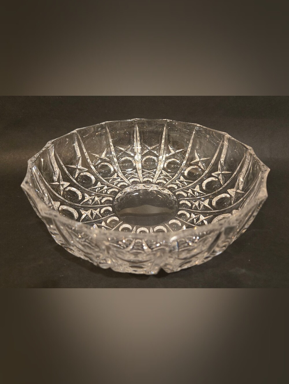 Clear Cut Crystal Glass Serving Bowl - Elegant Crystal Centerpiece